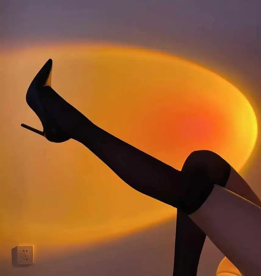 女王在BDSM中扮演的角色与权力动态有哪些深刻含义？ 一