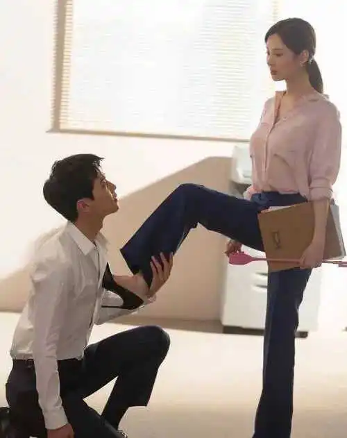 DS关系：它如何改变你对权力与亲密的理解？ 一