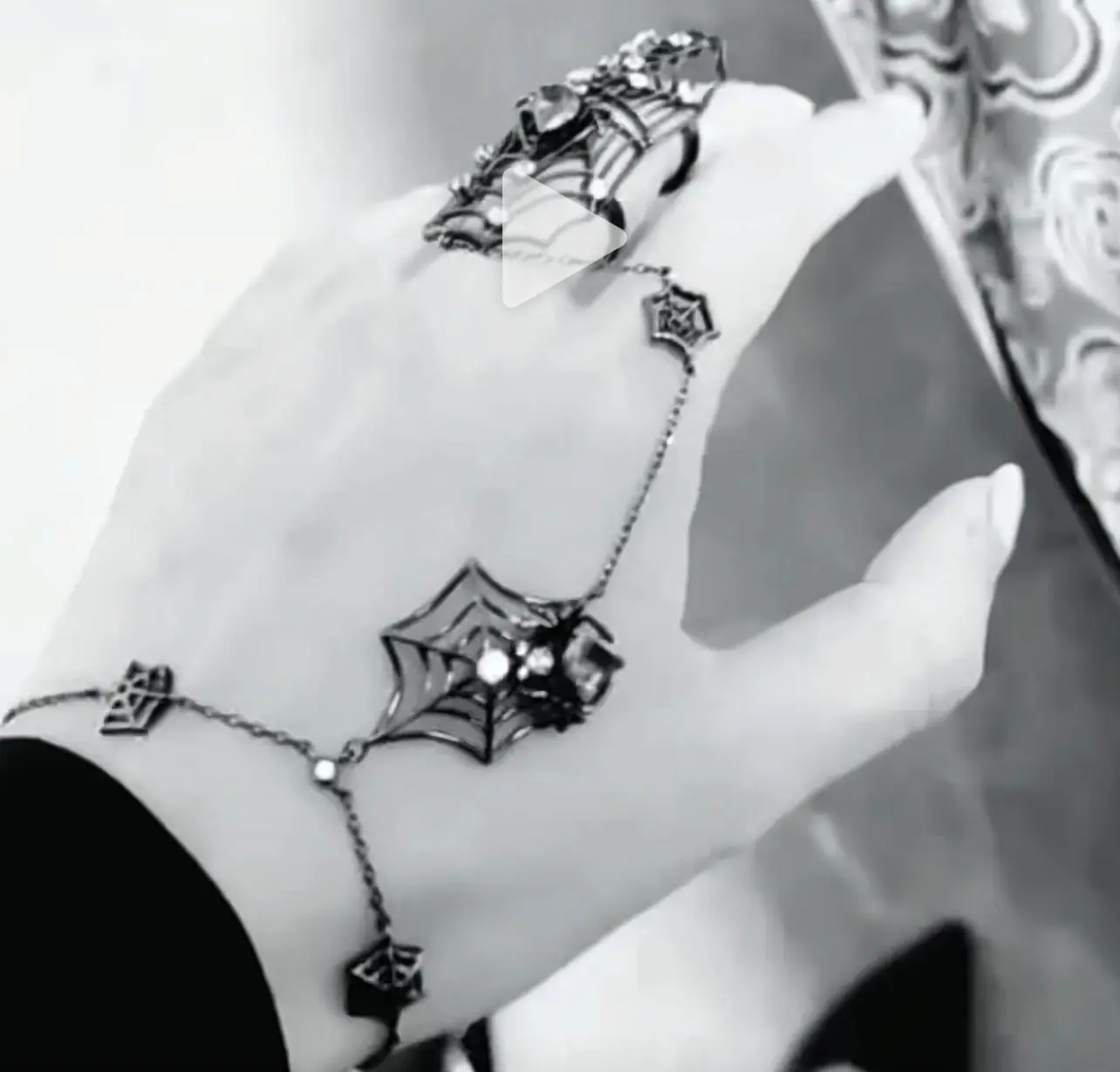 我才发现原来我的朋友暗藏s倾向 一